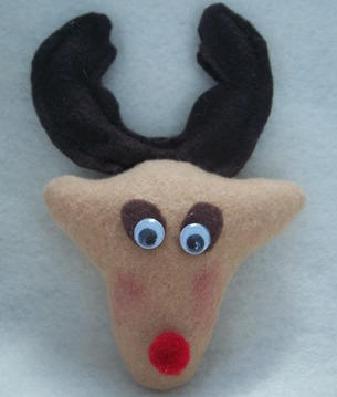 how to sew a felt reindeer ornament